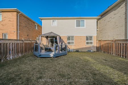 Detached Home For Lease | W8108056 - Photo 4