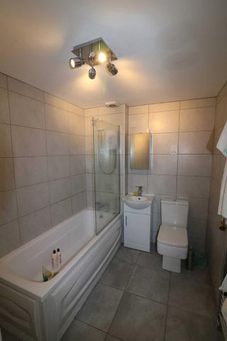 3 bedroom apartment to rent - Photo 2