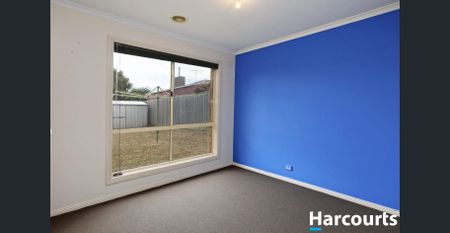 Spacious Family Home with a big yard - Photo 3