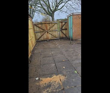 2 Bed Semi-Detached House, Thomas Close, NG3 - Photo 3