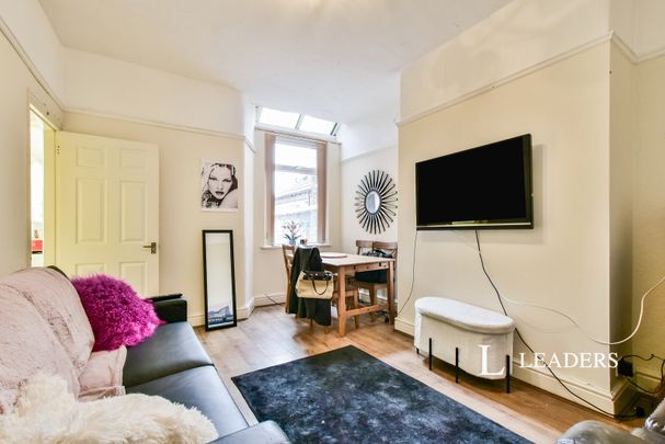 4 bedroom house to rent Whitby Road, Manchester, Greater Manchester, M14 - Photo 1