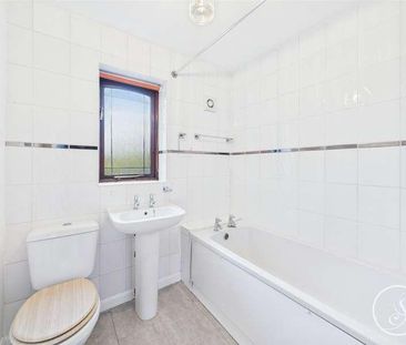 Field End Road, Halton, Leeds, LS15 - Photo 2