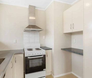 Renovated and secure - Photo 4