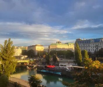 Helle 2-Zimmer-Wohnung mit Donaukanal-Blick direkt am 1. Bezirk - Foto 3