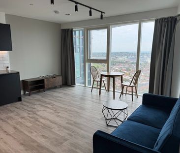 1 Bed Flat, Portal Way, W3 - Photo 3
