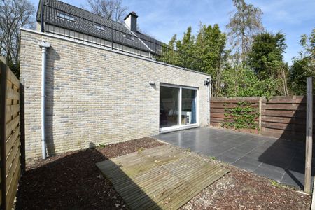 Instapklaar gelijkvloers appartement met zonnig terras en carport te huur - Foto 2