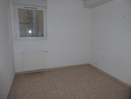 Location Appartement 2 pièces 45m² AUBENAS 07200 - Photo 3