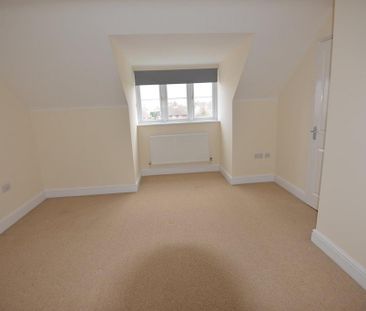 4 bedroom terraced house to rent - Photo 2