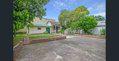 Spacious Federation Home in Kensington's Premier Street - Photo 5
