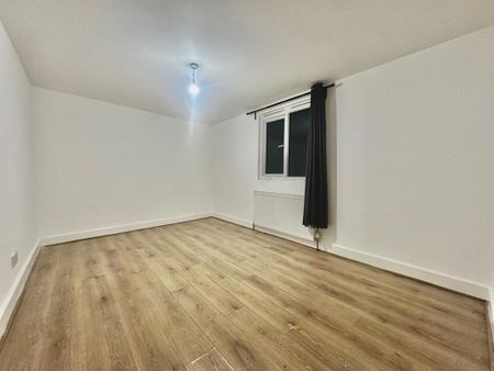 4 bedroom flat to rent - Photo 5