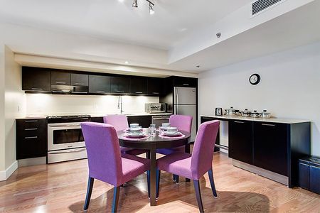 Condo for rent, Montréal (Ville-Marie) - Photo 2