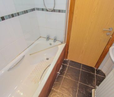 3 bedroom flat to rent - Photo 5