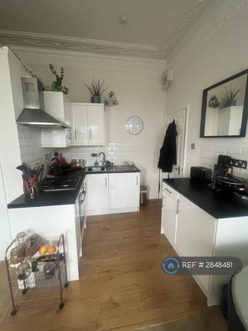 1 bedroom flat to rent - Photo 3