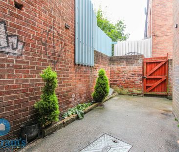 2 bed Apartment for Rent - Photo 6