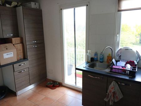 Appartement T4 de 75.42 m2 avec terrasse et balcon - Brignoles - Photo 3