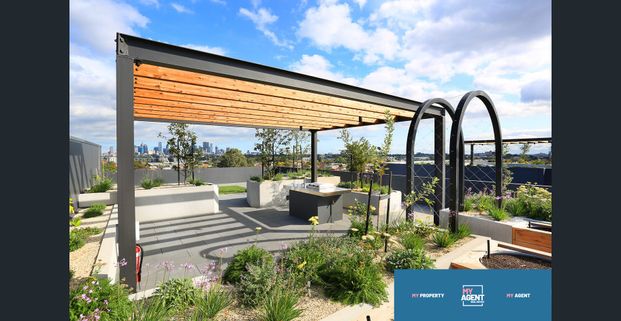 Stylish 1-Bedroom Apartment in Village Avenue, Brunswick East - Photo 1