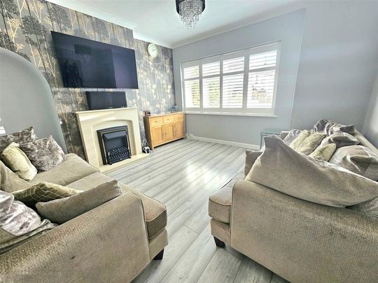 5 bedroom semi-detached house to rent - Photo 1