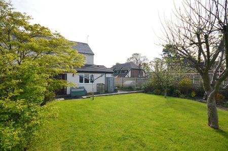 3 bedroom semi-detached house to rent - Photo 3