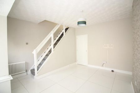 3 bedroom terraced house to rent - Photo 4