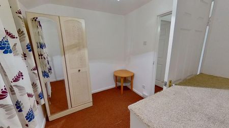 3 bedroom semi-detached house to rent - Photo 5