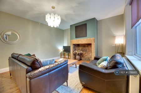 4 bedroom terraced house to rent - Photo 2