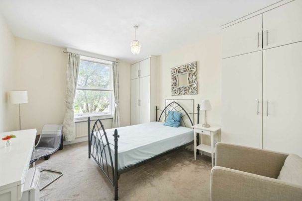 Chiswick High Road, W4, London - Photo 1