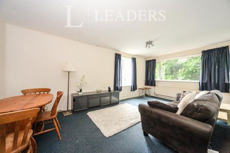 2 bedroom flat to rent - Photo 2