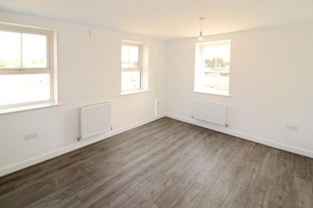 2 bedroom end of terrace house to rent - Photo 4