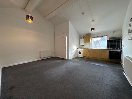 Studio to rent - Photo 3