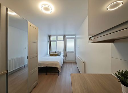 1 Bed Flat, Further Green Road, SE6 - Photo 2