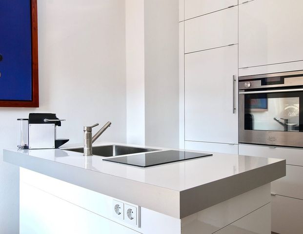 Perfect Living - Penthouse mit Balkon am Barbarossaplatz - Photo 1