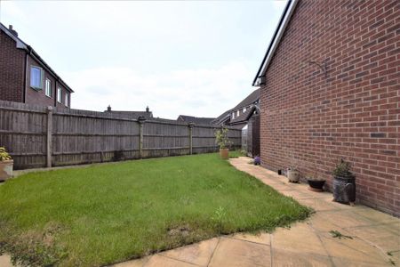 3 bedroom semi-detached house to rent - Photo 2