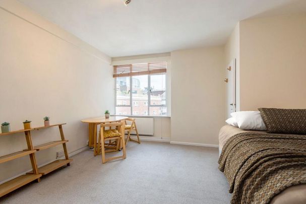 Studio to rent - Photo 1