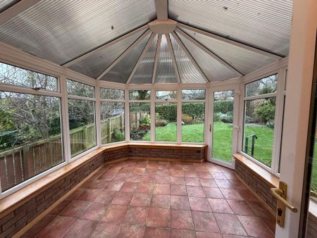 4 bedroom detached house to rent - Photo 4