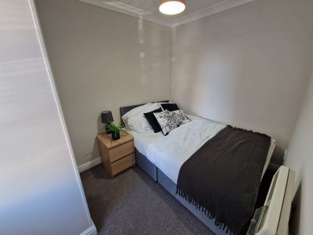 2 bedroom terraced house to rent - Photo 4
