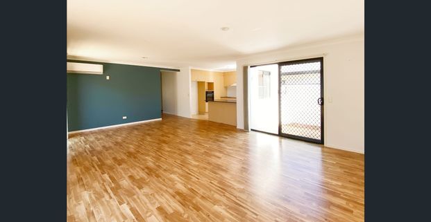 $850 per week - Photo 1