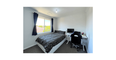 MODERN AND SPACIOUS TOWNHOUSE IN PRIME WERRINGTON LOCATION - Photo 5