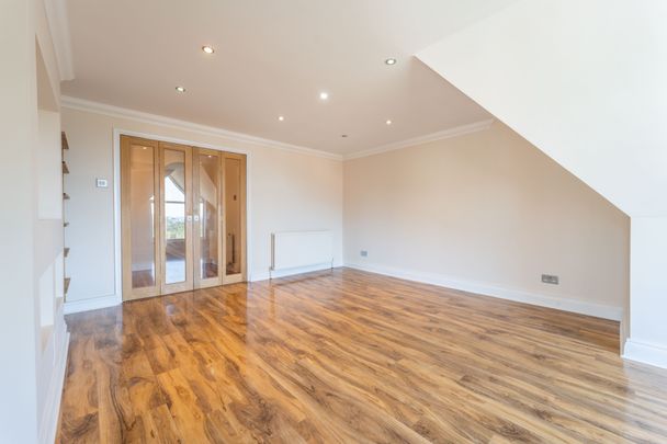 2 bed flat to rent in Alton Road, Poole, BH14 - Photo 1