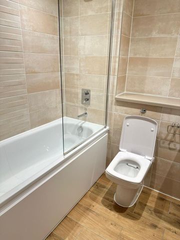 1 Bed Flat, Pomona Strand, M16 - Photo 5