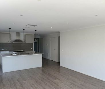 Low Maintenance Family Home! - Photo 3