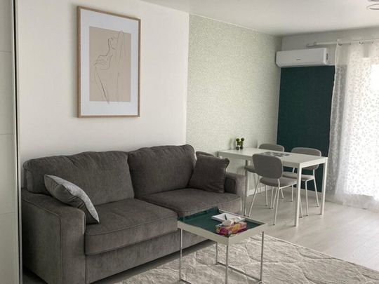 Piata sudului metrou emil racovita studio - Fotografie 1