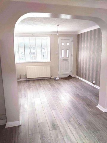 Tottenham Street, Norfolk, Great Yarmouth, NR30 - Photo 2