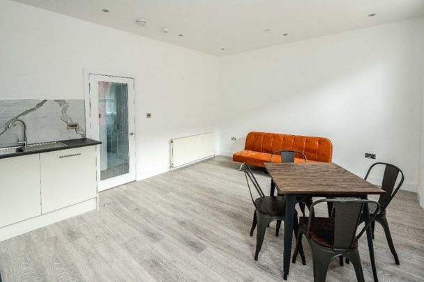 Malden Road, London - Photo 1