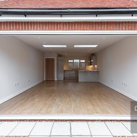 Richmond Road, Potters Bar - Photo 1