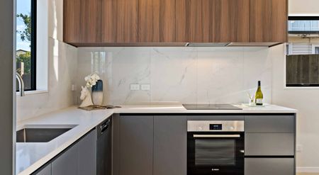 Brand New Townhouse for Rent - 2 Bed / 1 Bath - Photo 5