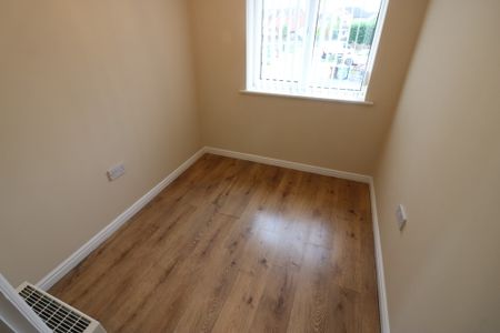 Noseley Way, Kingswood - Photo 3