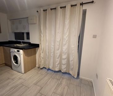 2 Bed Terraced House, Sandpiper Road, SO16 - Photo 5