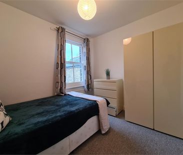 Room 5, 57 Cherry Hinton Road, Cambridge - Photo 3