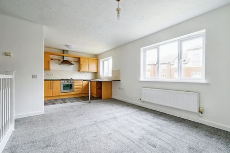 2 bedroom Flat To Let - Photo 4