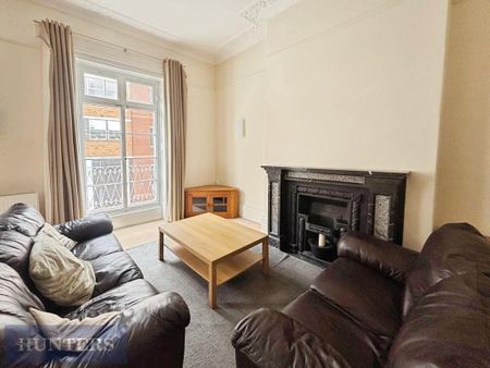 2 bedroom flat to rent - Photo 2